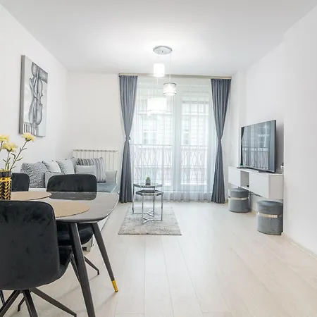 Διαμέρισμα Paris Luxury Centre 2bdr W Work Desk And Wifi Near Nevsky Cathedral Σόφια
