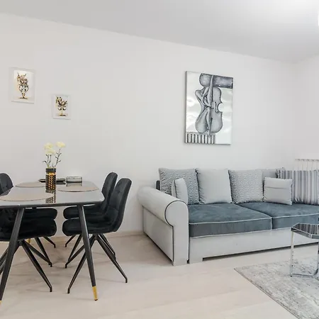 Apartment Paris Luxury Centre 2bdr W Work Desk And Wifi Near Nevsky Cathedral *